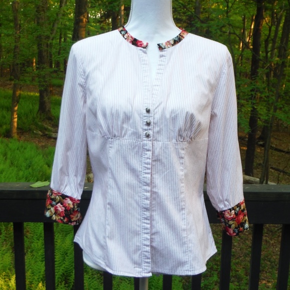 Purse Included w Shirt!  Banded Collar w Flowers - Picture 8 of 8